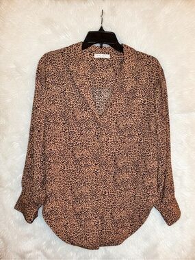 High end Boutique Leopard Print Button-Up Blouse - Tan/Black high low cut